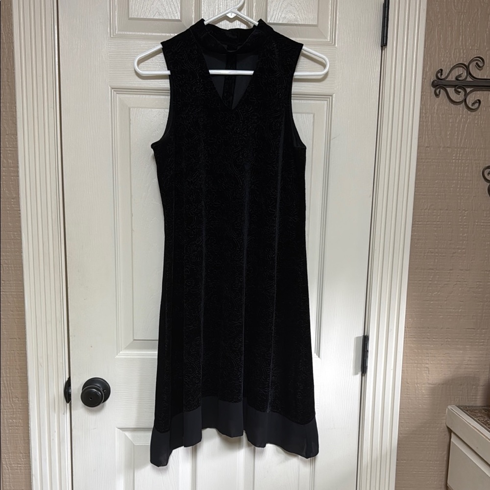 Doe & Rae Elegant Black Midi Dress